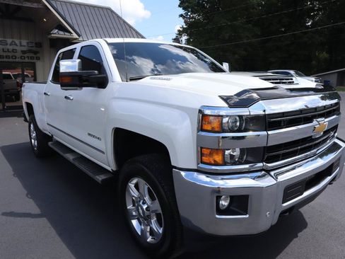 Used 2018 Chevrolet Silverado 2500 LTZ w/ Duramax Plus Package AWD/4WD image 3