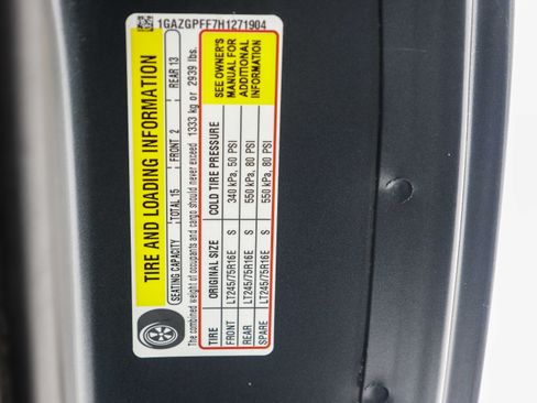 Used 2017 Chevrolet Express 3500 LT w/ LT Preferred Equipment Group RWD image 28