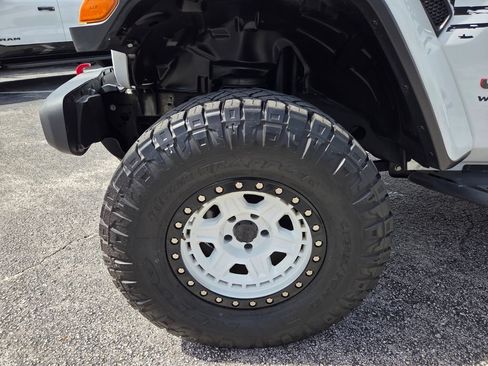 Used 2018 Jeep Wrangler Unlimited Rubicon AWD/4WD image 15