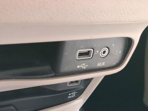 Used 2017 Chrysler Pacifica Limited w/ UConnect Theater Package image 48