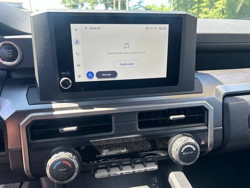 Certified 2025 Toyota 4Runner SR5 AWD/4WD image 18
