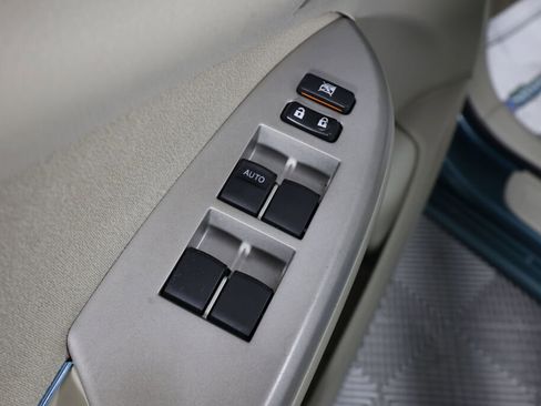 Used 2010 Toyota Corolla LE image 30