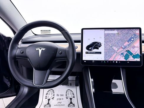 Used 2018 Tesla Model 3 Long Range image 2