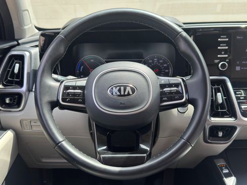 Used 2021 Kia Sorento S FWD image 18