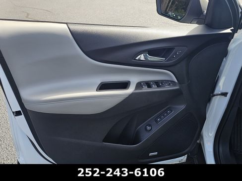 Used 2020 Chevrolet Equinox Premier FWD image 11