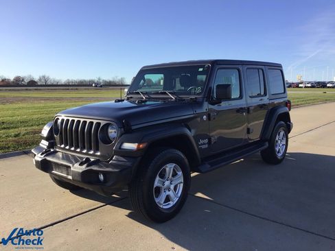Used 2019 Jeep Wrangler Unlimited Sport S image 8