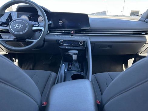 Used 2024 Hyundai Elantra SEL image 21