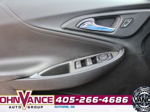 Used 2021 Chevrolet Malibu LT w/ Leather Package image 27