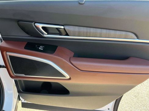 Used 2024 Kia Telluride EX image 9