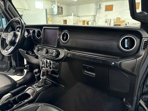 Used 2022 Jeep Wrangler Unlimited Rubicon 4xe w/ Cold Weather Group image 58