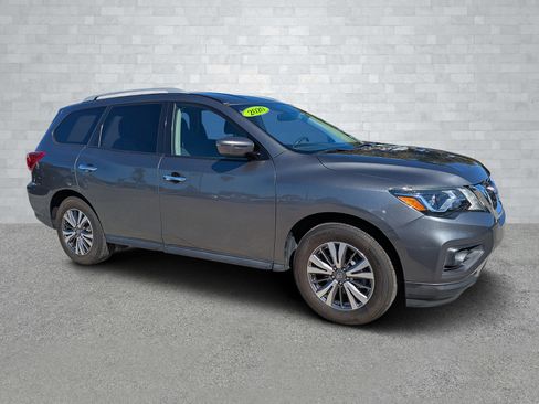 Used 2020 Nissan Pathfinder SV image 1