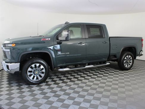 New 2026 Chevrolet Silverado 2500 LT AWD/4WD image 2