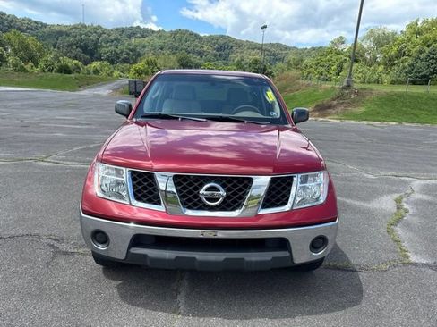 Used 2007 Nissan Frontier SE w/ SE Value Truck Pkg AWD/4WD image 3