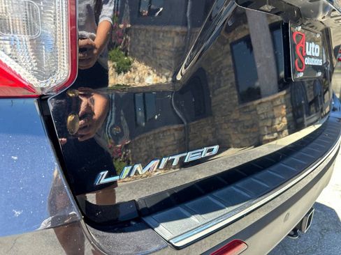 Used 2021 Ford Explorer Limited w/ Class III Trailer Tow Package AWD/4WD image 44