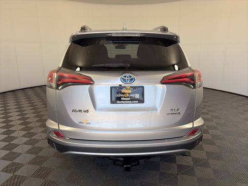 Used 2017 Toyota RAV4 XLE AWD/4WD image 9