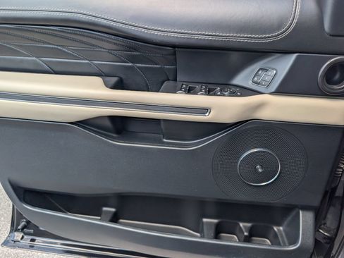 Used 2020 Ford Expedition Platinum RWD image 25