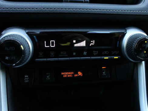 Used 2022 Toyota RAV4 XLE w/ Convenience Package AWD/4WD image 42