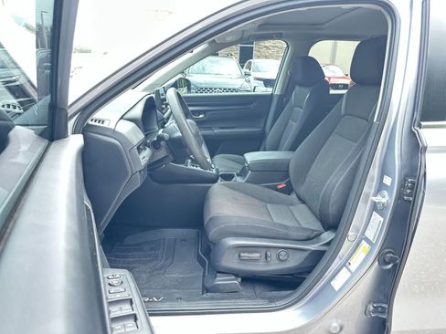 Used 2023 Honda CR-V EX image 2