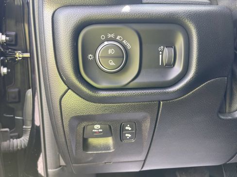 Used 2021 RAM 1500 Big Horn AWD/4WD image 25