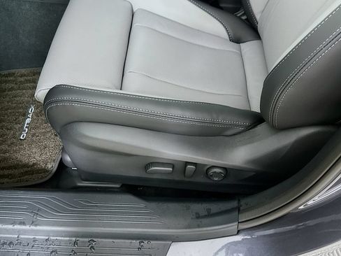 Used 2025 Subaru Outback Limited w/ Popular Package #2 AWD/4WD image 9