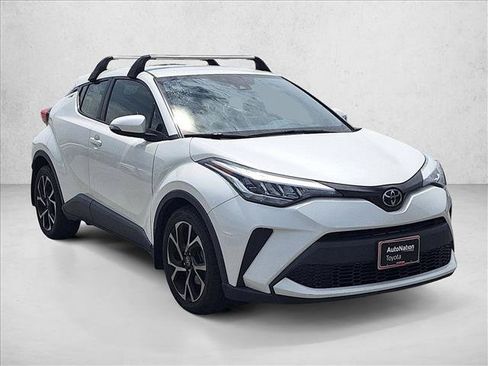 Used 2020 Toyota C-HR XLE FWD image 3