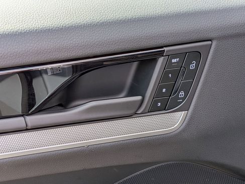 Certified 2025 Porsche Cayenne GTS AWD/4WD image 14