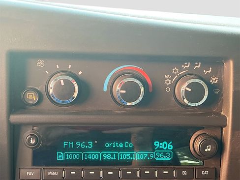 Used 2025 Chevrolet Express 2500 w/ Driver Convenience Package image 15