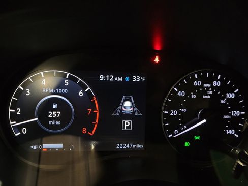 Used 2022 Nissan Kicks SR w/ Premium Package FWD image 23