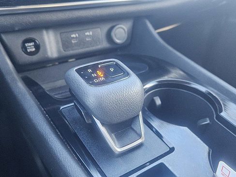 Used 2024 Nissan Rogue S AWD/4WD image 14
