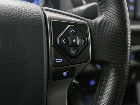 Used 2017 Toyota Tacoma SR5 image 32