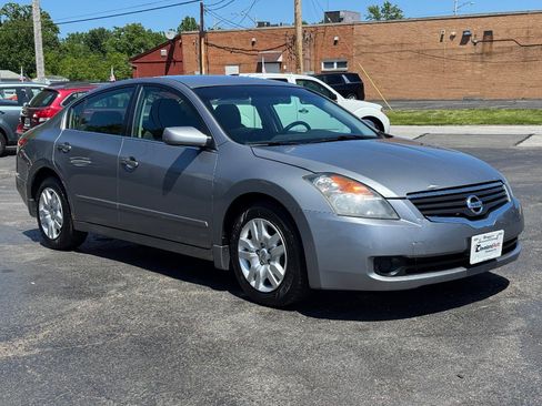 Used 2009 Nissan Altima Sedan FWD image 4