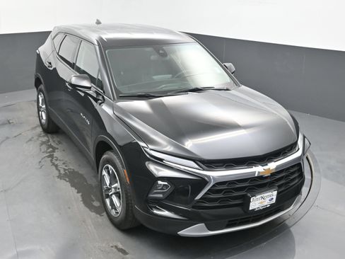 Used 2025 Chevrolet Blazer LT FWD image 25