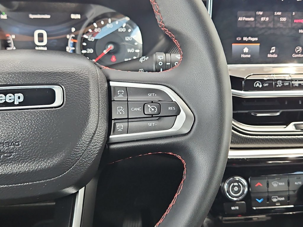 Used 2025 Jeep Compass Trailhawk AWD/4WD image 21