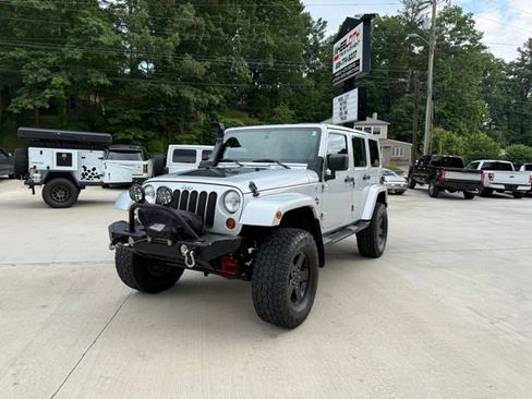 Used 2012 Jeep Wrangler Unlimited Sahara AWD/4WD image 15