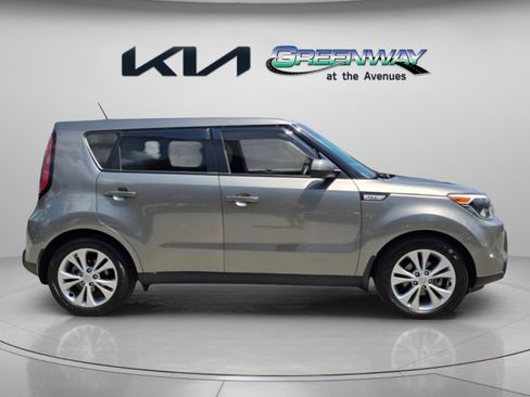Used 2015 Kia Soul + FWD image 8