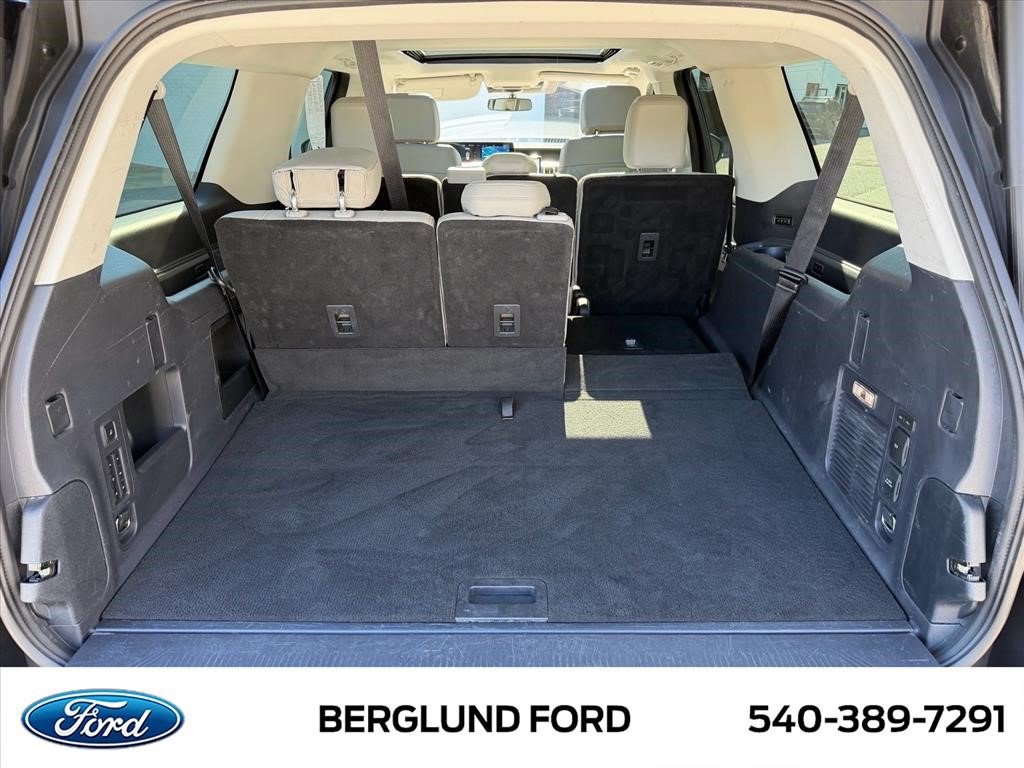 Used 2025 Ford Expedition Max Active AWD/4WD image 17