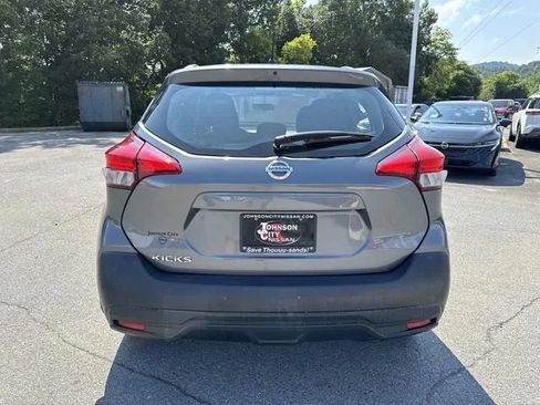 Used 2019 Nissan Kicks S FWD image 6