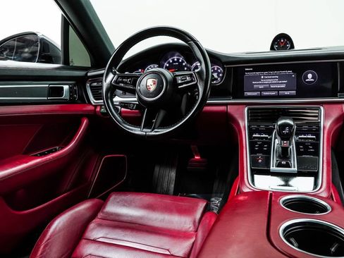 Used 2023 Porsche Panamera 4 Platinum Edition image 24