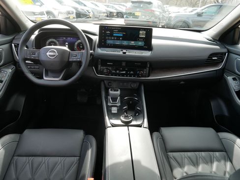 Certified 2026 Nissan Rogue Platinum w/ Platinum Premium Package AWD/4WD image 10