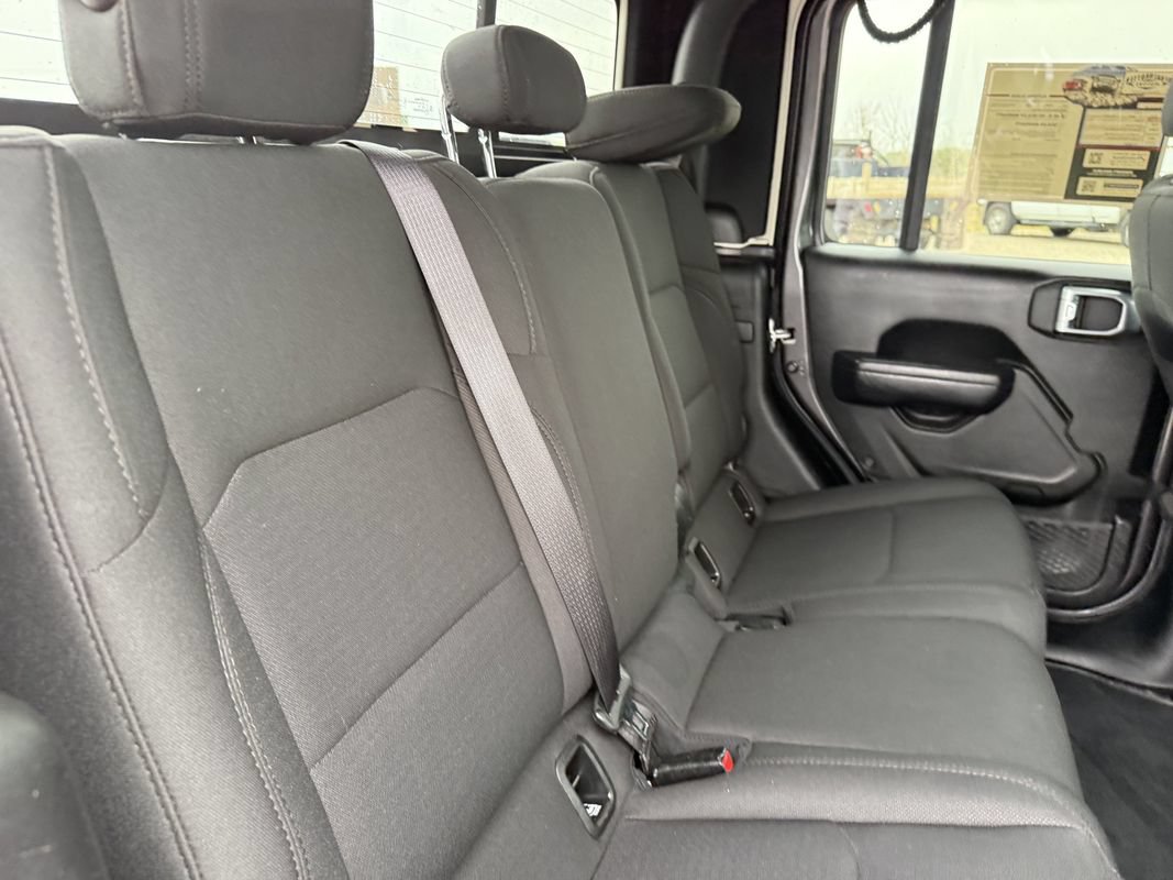 Used 2023 Jeep Gladiator Sport AWD/4WD image 22
