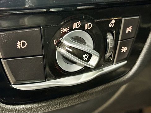 Used 2018 BMW 540i xDrive image 12