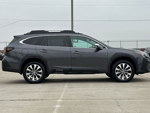 Used 2023 Subaru Outback Touring image 2