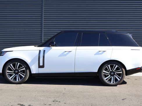 Used 2023 Land Rover Range Rover SE AWD/4WD image 9