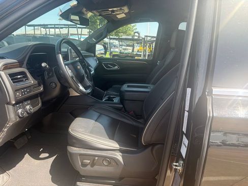 Used 2023 Chevrolet Suburban Premier AWD/4WD image 5