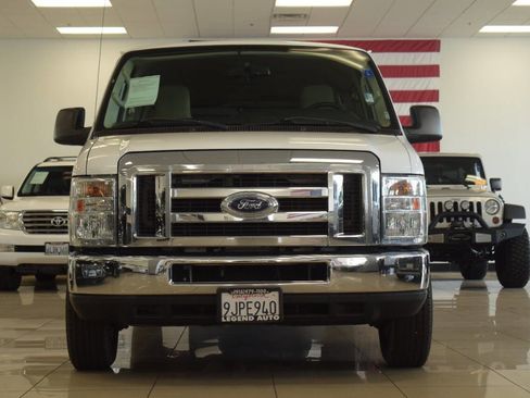 Used 2014 Ford E-350 and Econoline 350 XLT RWD image 7