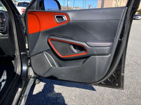 Used 2023 Kia Soul GT-Line w/ GT-Line Technology Package image 22