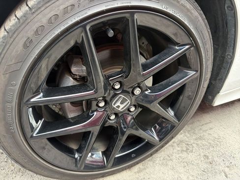 Used 2023 Honda Civic Sport image 5