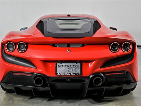 Used 2022 Ferrari F8 Tributo RWD image 8