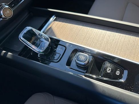 New 2026 Volvo XC60 B5 Core w/ Climate Package PRO image 23