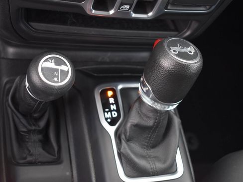 Used 2018 Jeep Wrangler Unlimited Sport S image 10